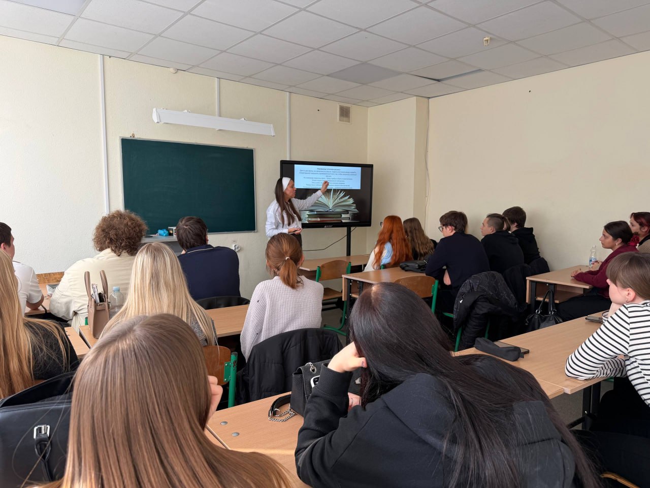 В клубе ораторского мастерства прошло занятие, направленное на развитие речи и расширение словарного запаса участников