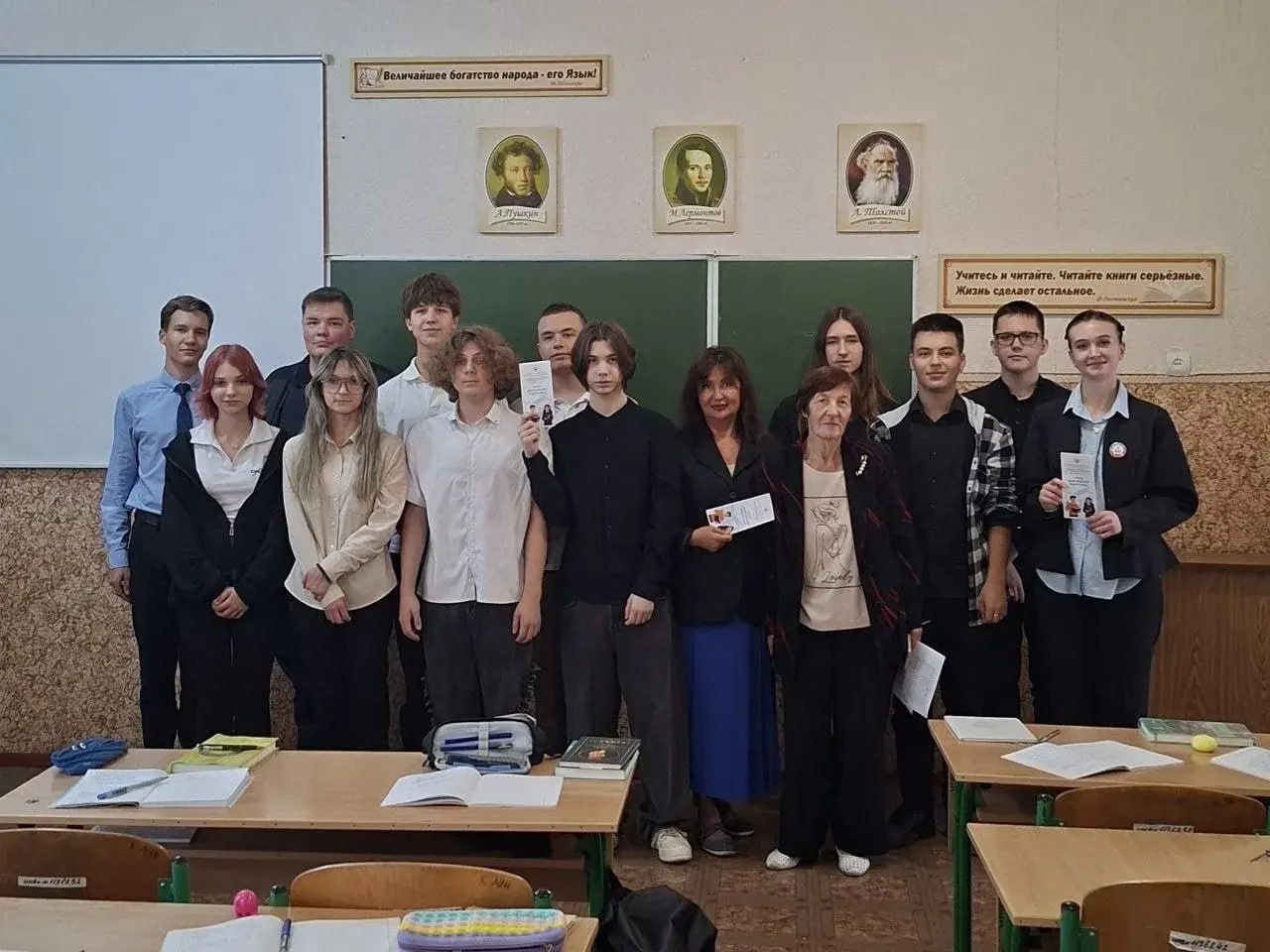 Центра «Абитуриент ДГУЮ Минюста России» провели серию выездных профориентационных мероприятий в государственных бюджетных общеобразовательных учреждениях ДНР