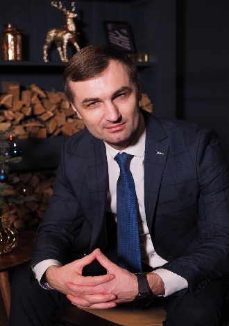 Ректора ДГУЮ Минюста России Никиту Нарыжного с днем рождения поздравил заместитель начальника Управления Министерства юстиции РФ по ЛНР Максим Булавин 