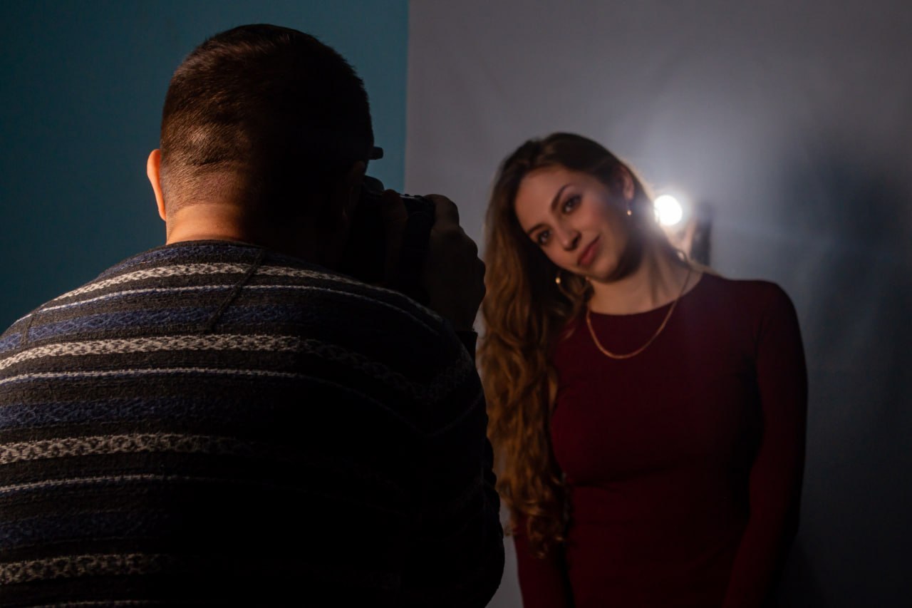 В медиашколе «Право в эфире» прошел модуль по студийной фотографии